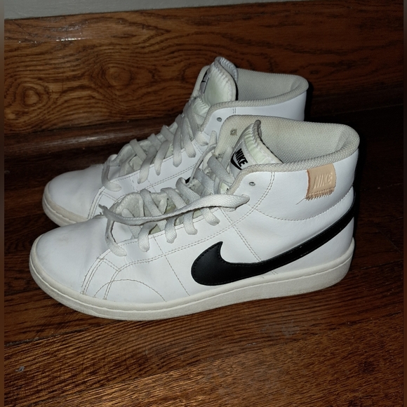 Nike Mens Court Royale 2 Mid Sneakers in White and Black - Picture 2 of 8